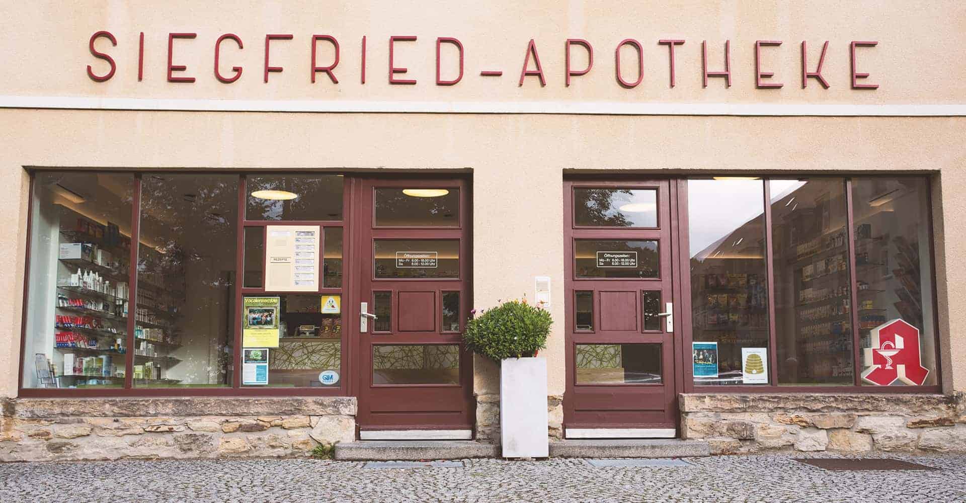 SIEGFRIED APOTHEKE DRESDEN | RENOVIERUNG APOTHEKE WÄHREND ÖFFNUNGSZEITEN | Komplette Renovierung der Verkaufsräume und des rückwärtigen Bereiches während der Öffnungszeiten.