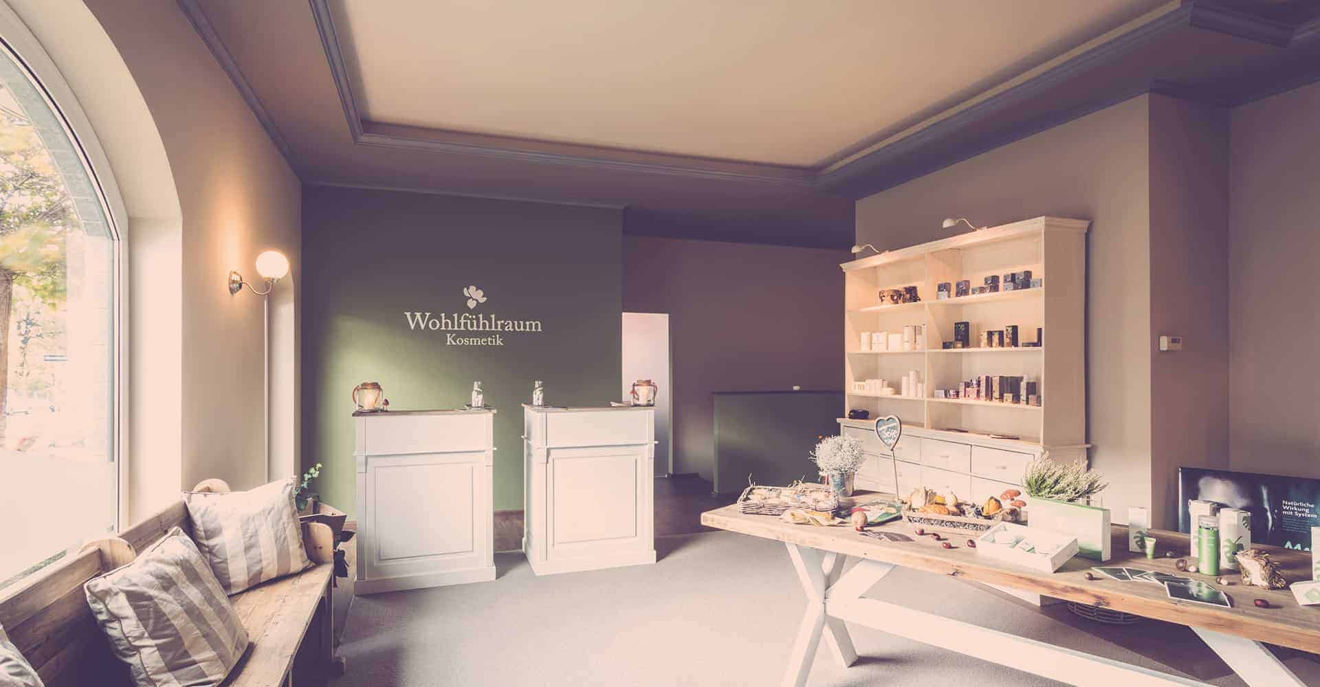 WOHLFÜHLRAUM KOSMETIK DRESDEN | NEUBAU LADENGESCHÄFT | Umsetzung der Innenraumgestaltung nach individueller Farb- und Stilberatung inklusive Bemusterung der verschiedenen Wand- und Bodenoberflächen.