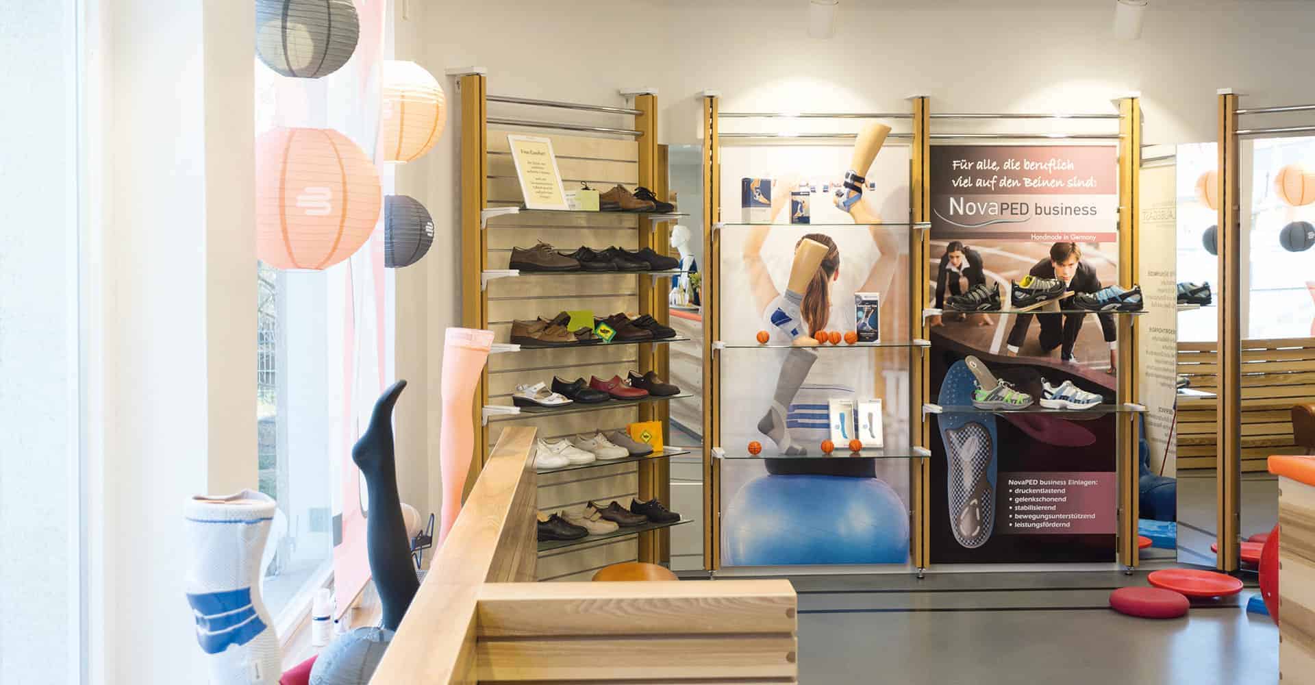 EMPOR LAUBEGAST DRESDEN | AUSGEWÖHNLICHES LADENKONZEPT IN DRESDEN | Konzeption und Umsetzung eines individuelen Ladengeschäftes für Orthopädische Schuhtechnik.