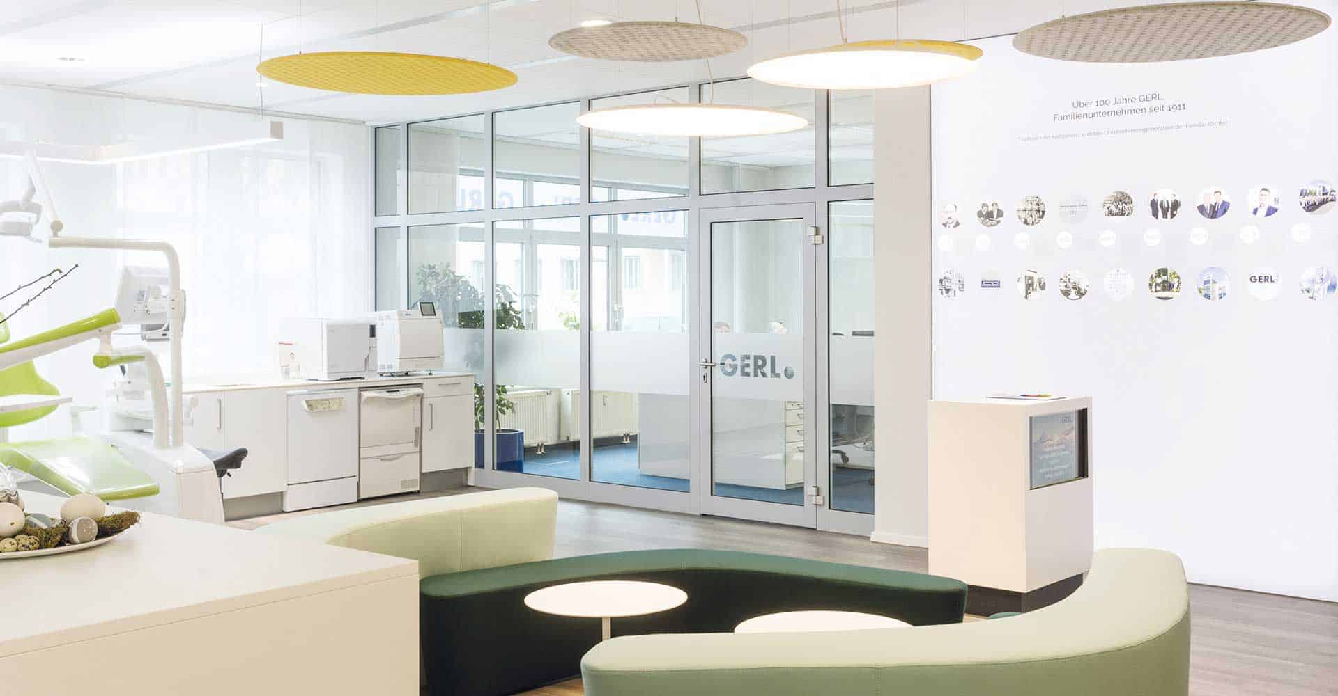 GERL. Dental, Showroom, Umgestaltung, Ladenbau, Dresden, Zahnaerzte, Zaehne, Aerzte, Smilewand, Architektur, Maler, Boden, Marketing, Besprechungsraum, Innenausbau, 200 qm