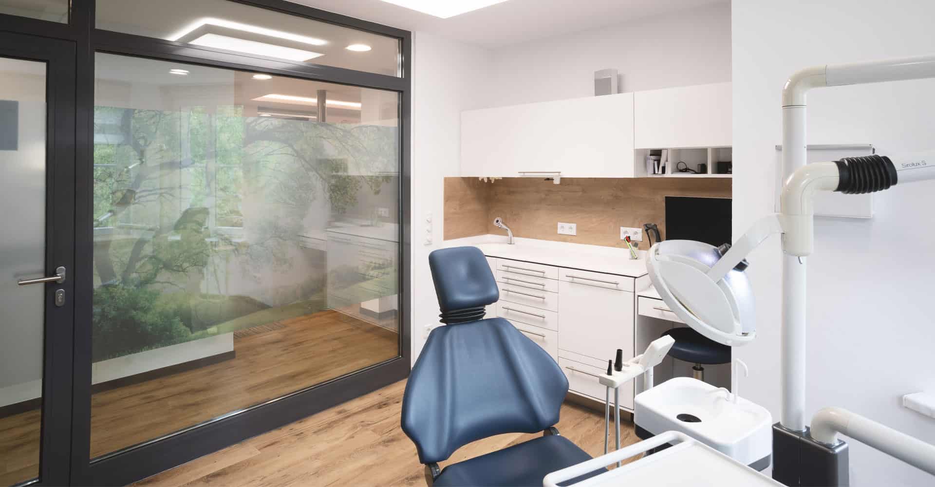 Zahnarztpraxis Brückner Dresden Behandlungsraum