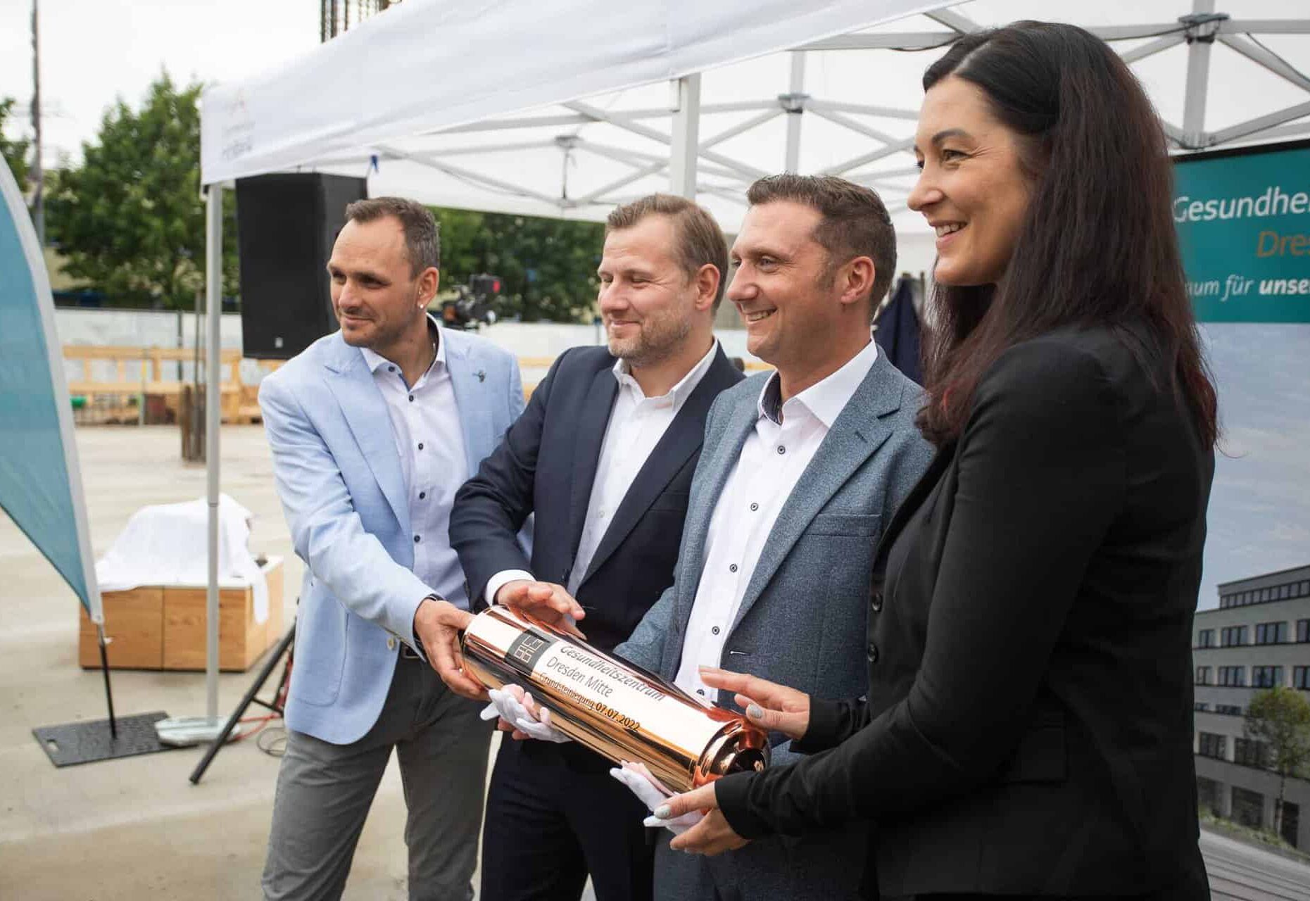 Verlegung Grundstein Gesundheitszentrum Dresden Löbtauer 66