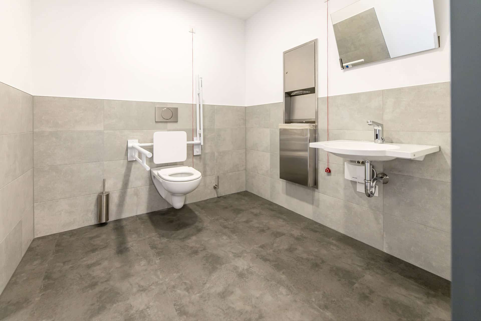 Kadur-Referenz-WTC-DNV-11-1_1920 KADUR Gruppe Büroausbau DNV im WTC Dresden Badezimmer