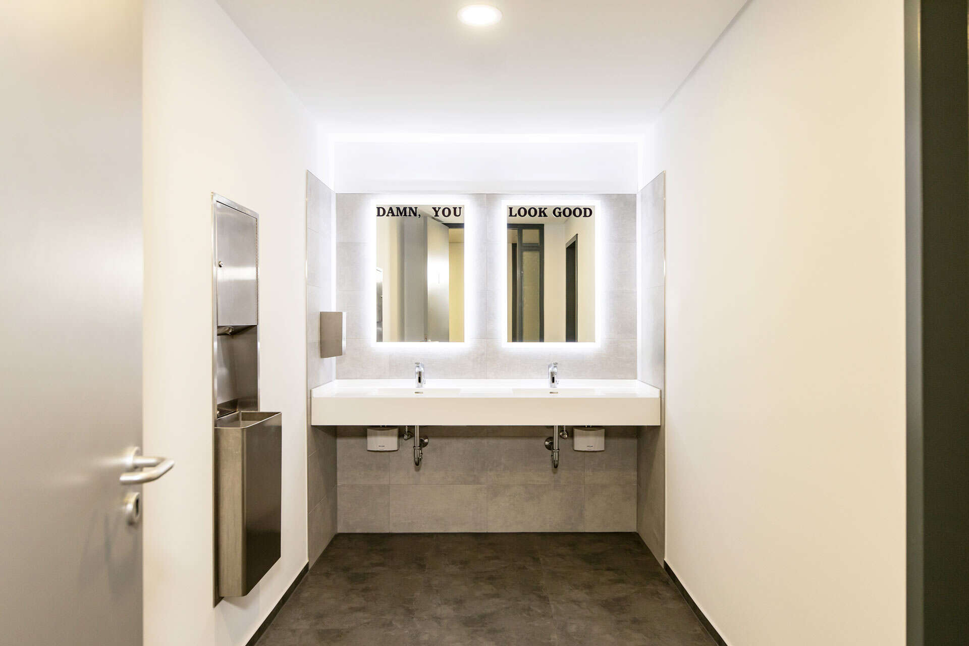 Kadur-Referenz-WTC-DNV-26-1_1920 KADUR Gruppe Büroausbau DNV im WTC Dresden Badezimmer