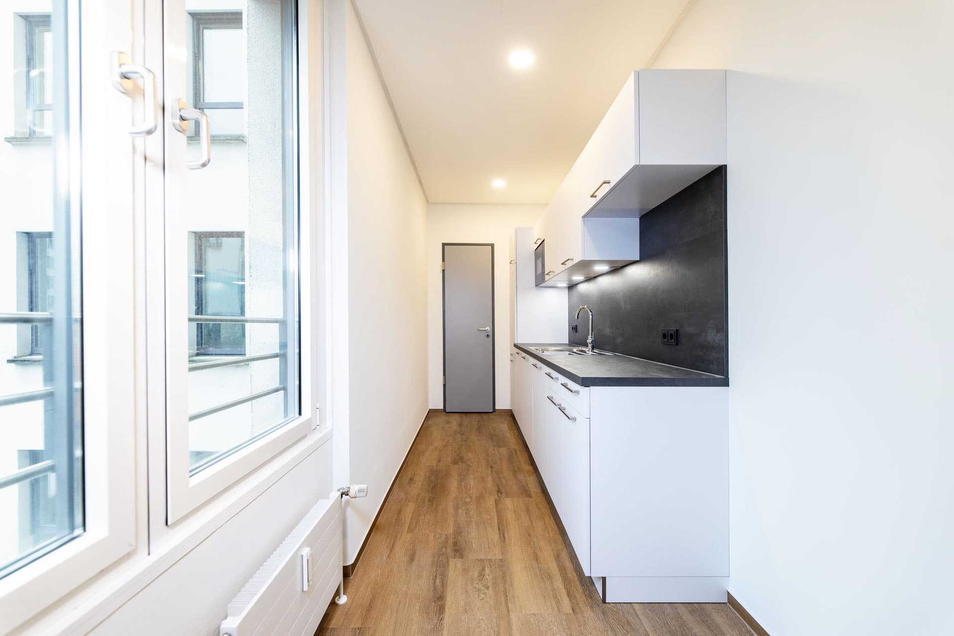 Kadur-Referenz-WTC-DNV-52-1_1920 KADUR Gruppe Büroausbau DNV im WTC Dresden Küche