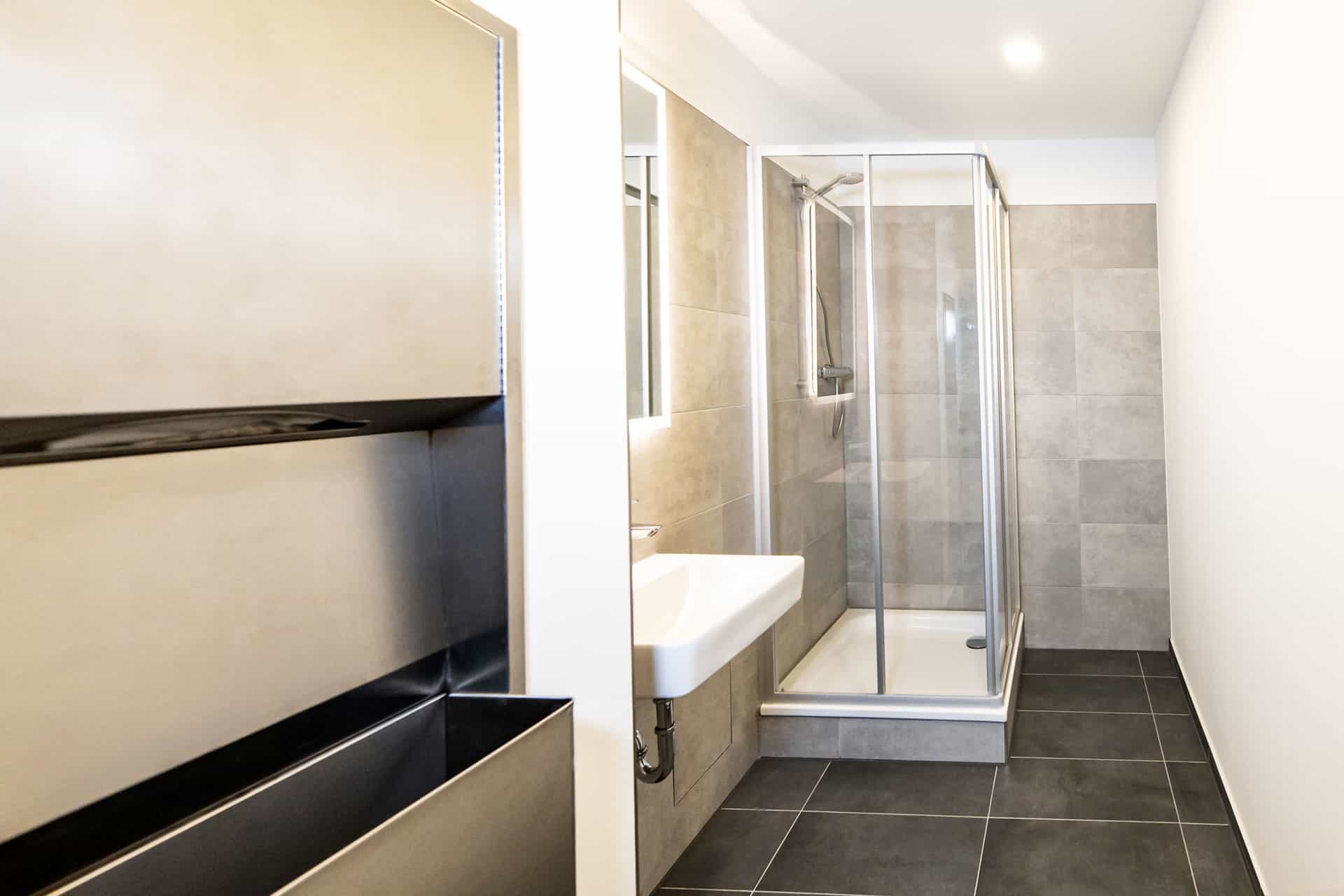 Kadur-Referenz-WTC-DNV-75-1_1920 KADUR Gruppe Büroausbau DNV im WTC Dresden Badezimmer